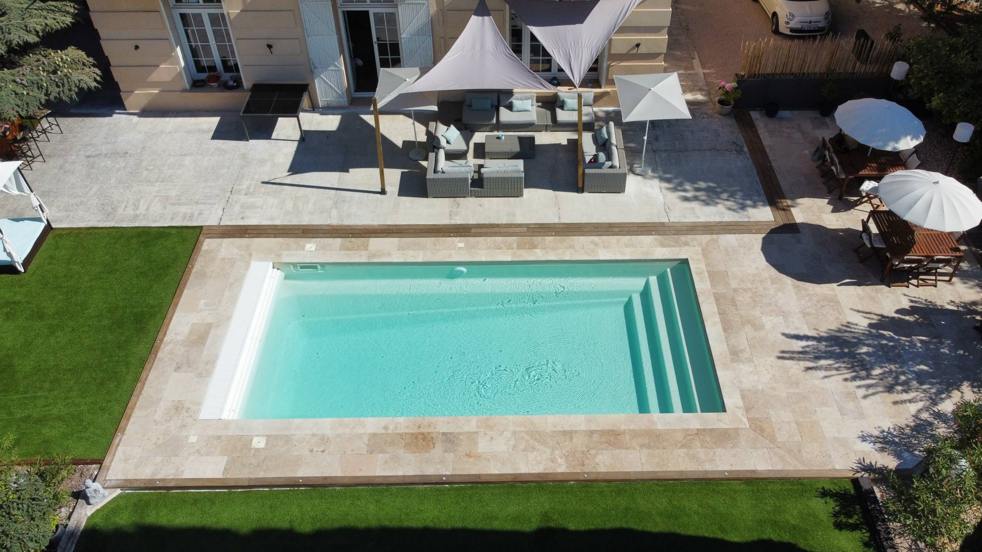 Construction d'une piscine rectangulaire, installation rapide 