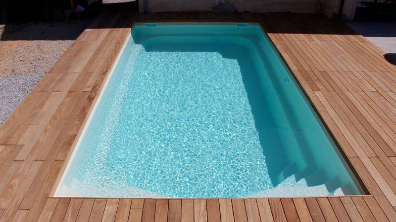 Le Rêve Bleu : Pourquoi Installer une Piscine Cocktail Piscine dans Votre Jardin en Luberon ?